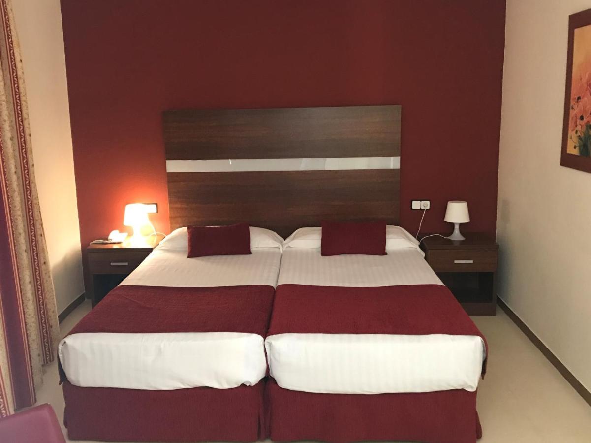 Hotel Jm Jardin De La Reina Guillena エクステリア 写真